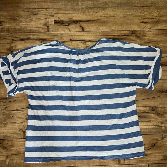 striped top - Picture 4 of 4